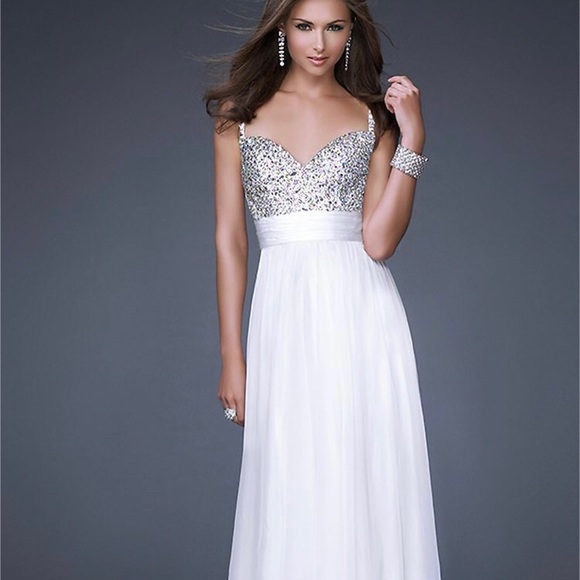 White Prom or Formal Dress - Picture 1 of 6